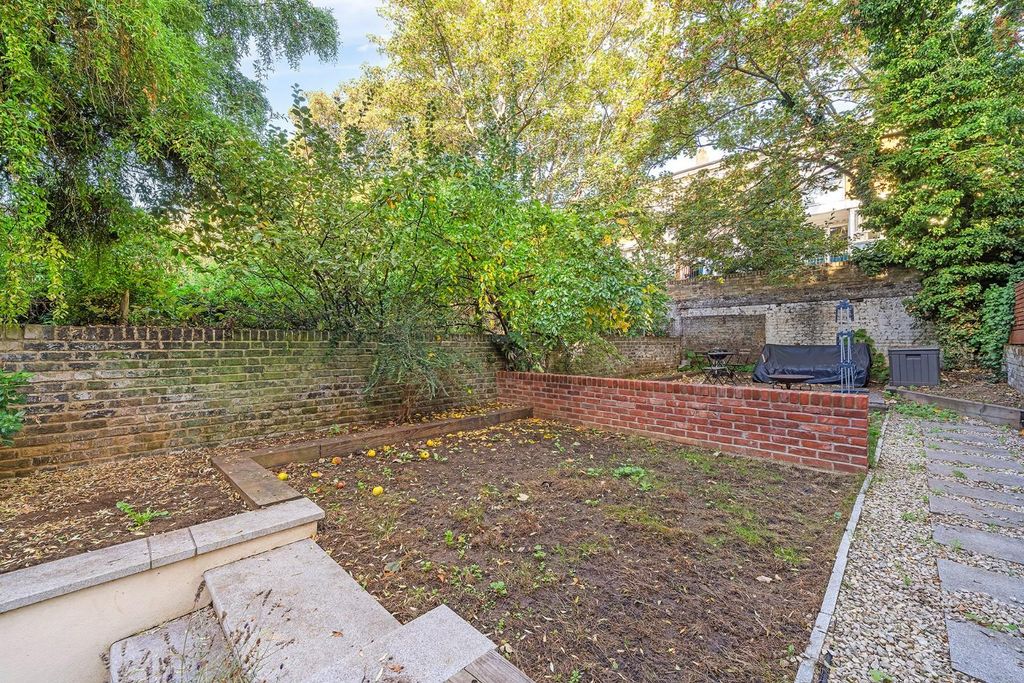 Property photo 3 of 11 Garden (2).Jpg