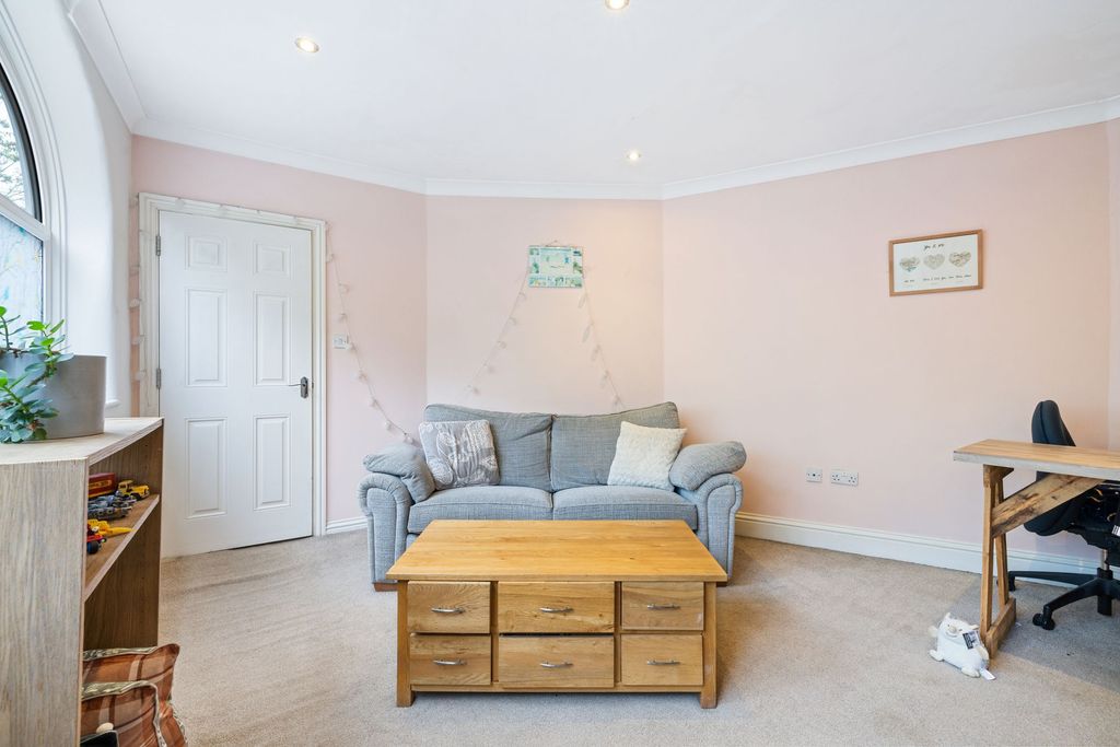 Property photo 3 of 15