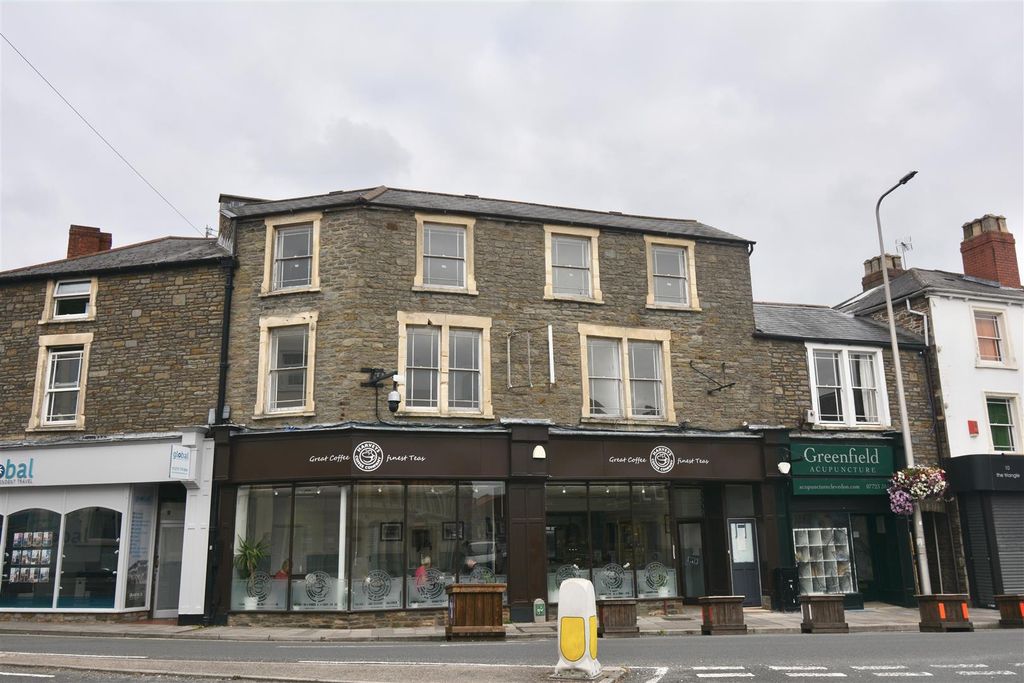 Property photo 1 of 7 External