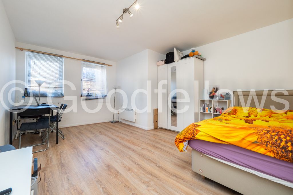 Property photo 2 of 6 Edwinac_F7-003 Wm.Jp