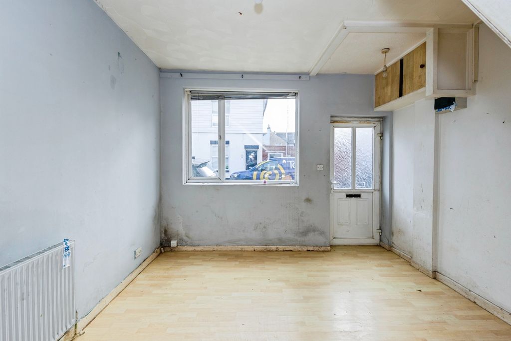 Property photo 2 of 16 Pbox-Img.Jpg