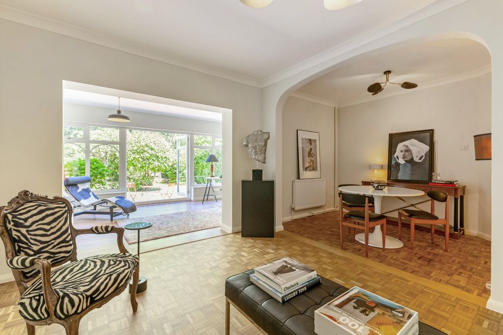 Property photo 3 of 12 Sitting/Dining Room