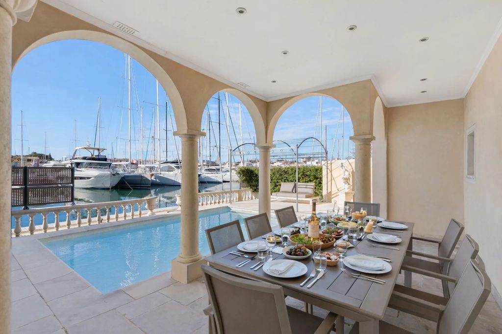 Property photo 2 of 8