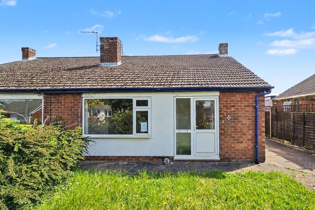 Property photo 2 of 12 12 Westfield Drive, North Greetwell, Lincoln, Ln2 4Rb