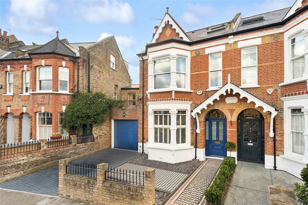 Property photo 1 of 15 External
