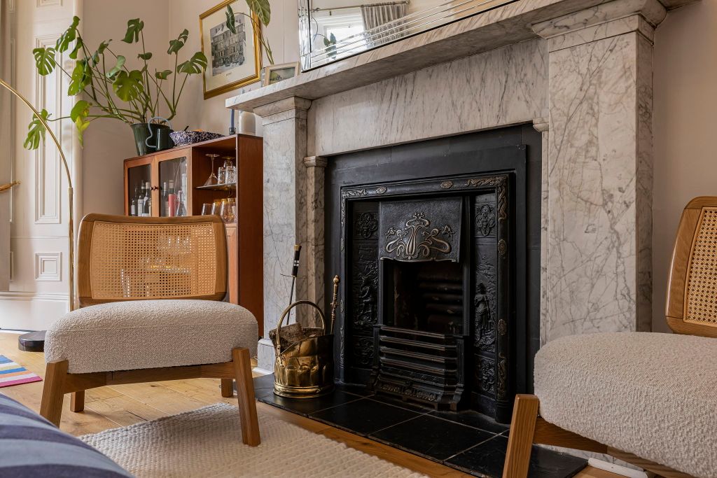 Property photo 3 of 22 18-Web-Or-Mls-46 Cecil Street Flat 1.1_7