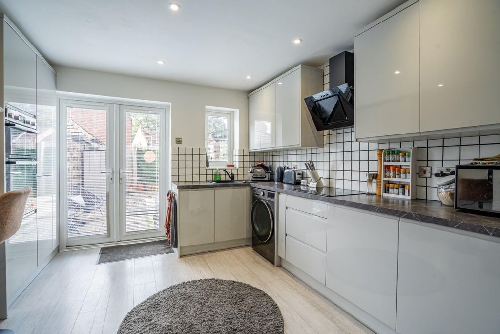 Property photo 3 of 15 Rw-3.Jpg