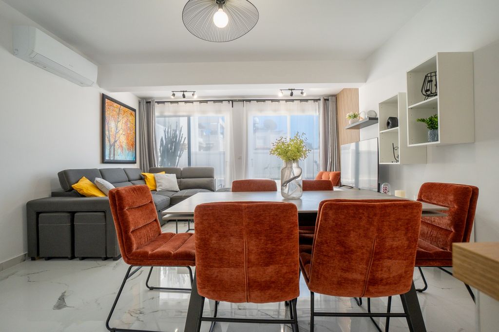 Property photo 1 of 33