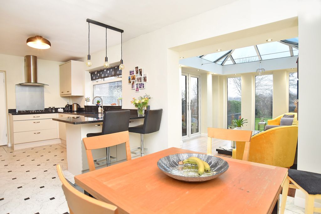 Property photo 3 of 24