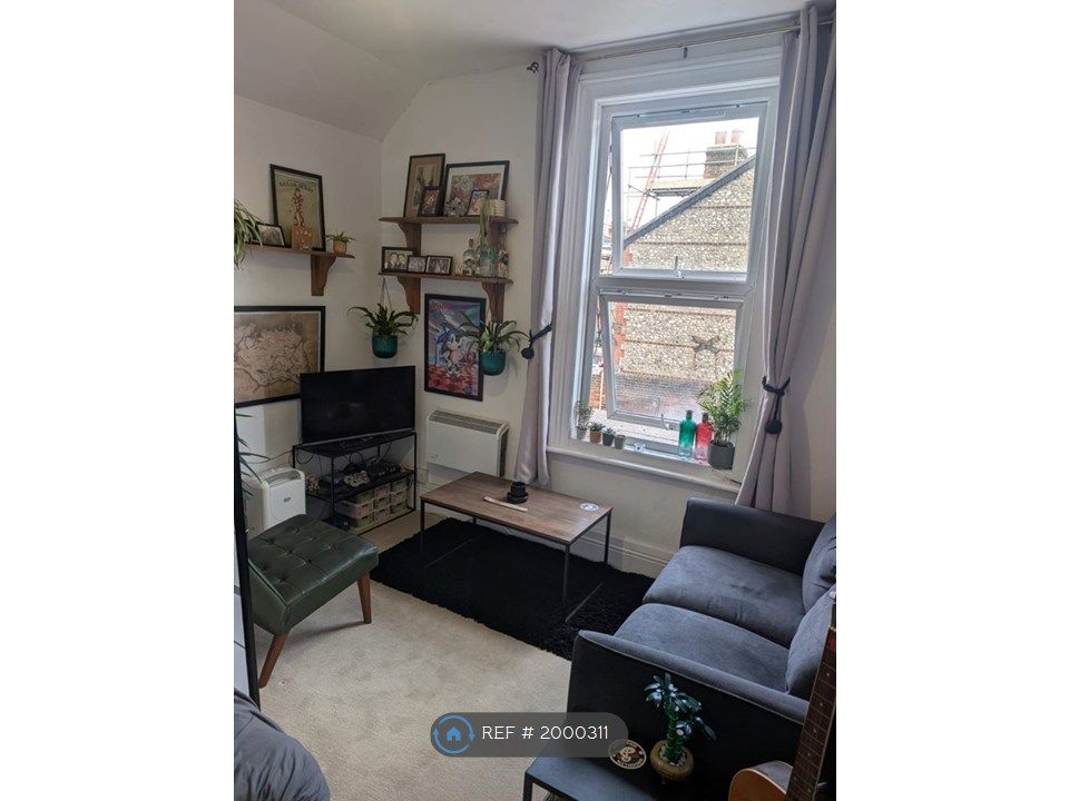 Property photo 1 of 12 How Nice The Previous Tenant Made It