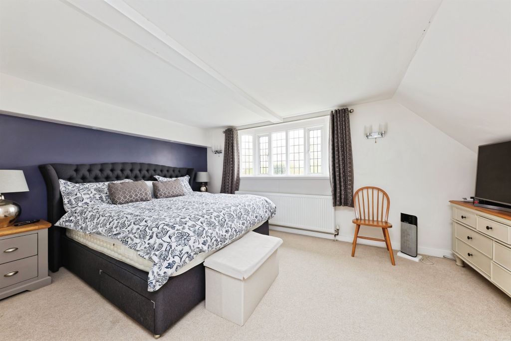 Property photo 3 of 28