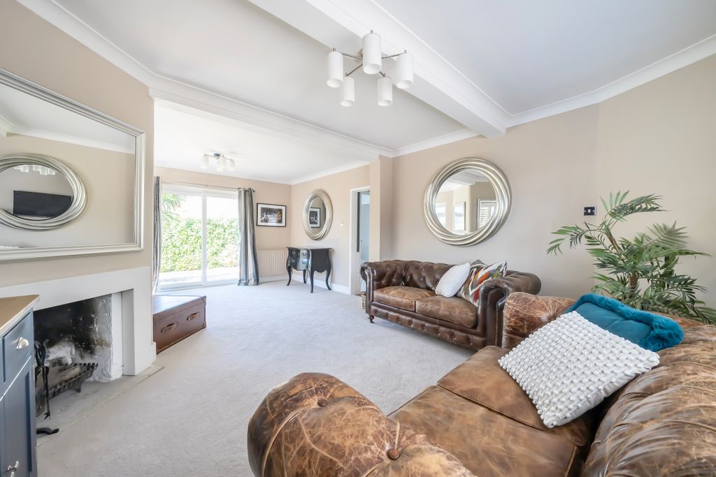 Property photo 2 of 16