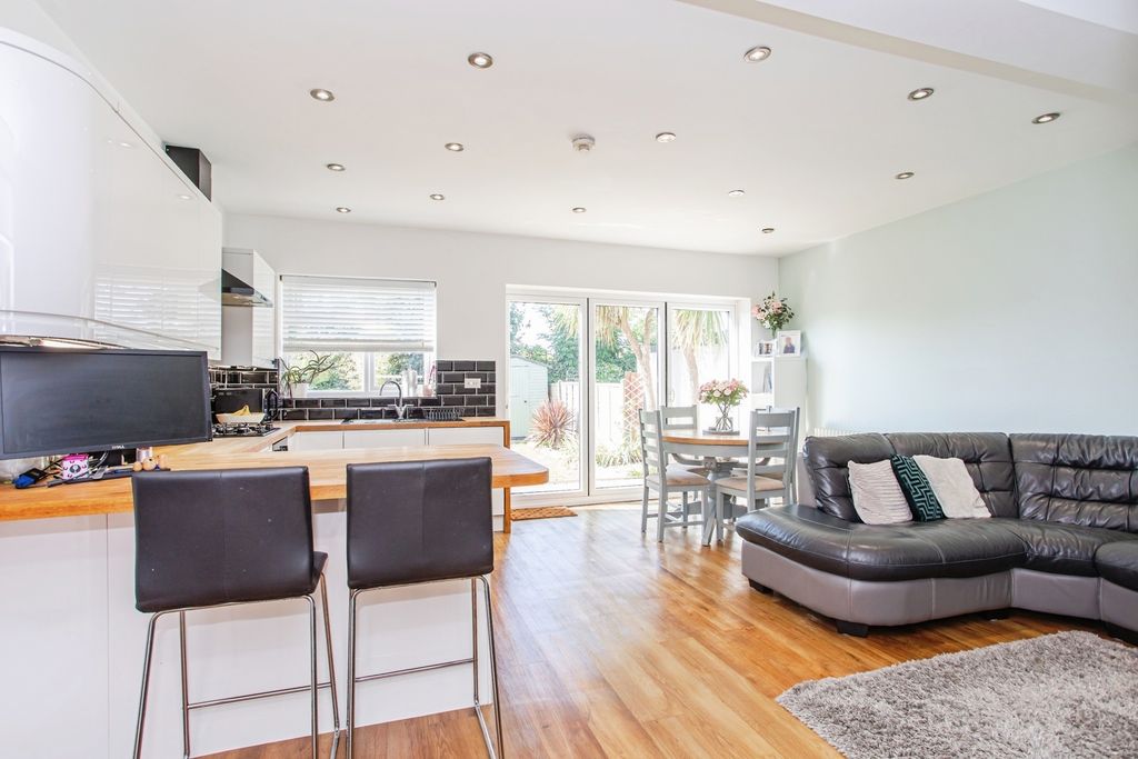 Property photo 2 of 16 Kitchen/Living Room