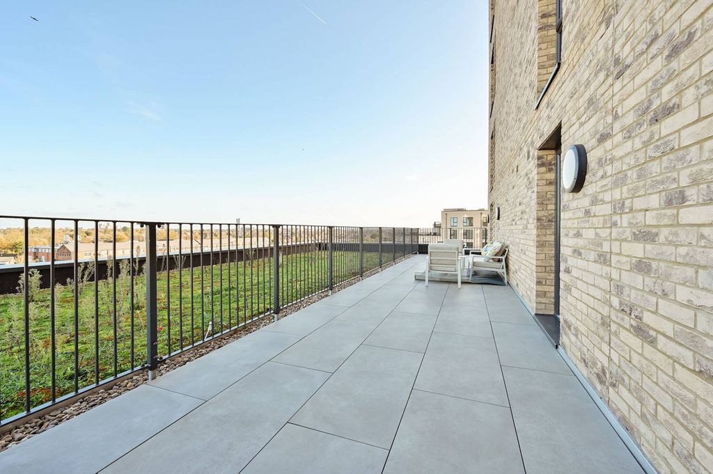 Property photo 3 of 19