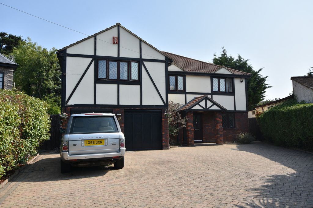 Property photo 2 of 37