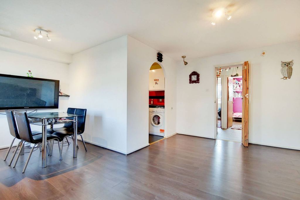 Property photo 3 of 12