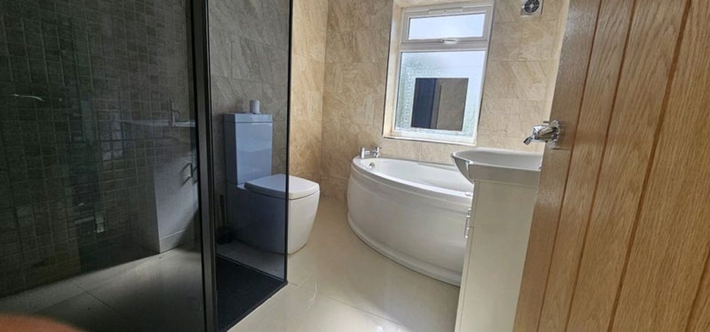 Property photo 3 of 15 Experience A Beautifully Designed Bathroom Suite F...