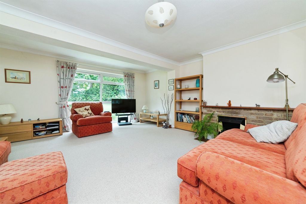 Property photo 3 of 19