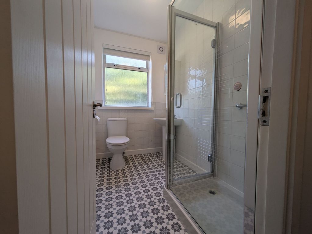 Property photo 2 of 6 Bathroom