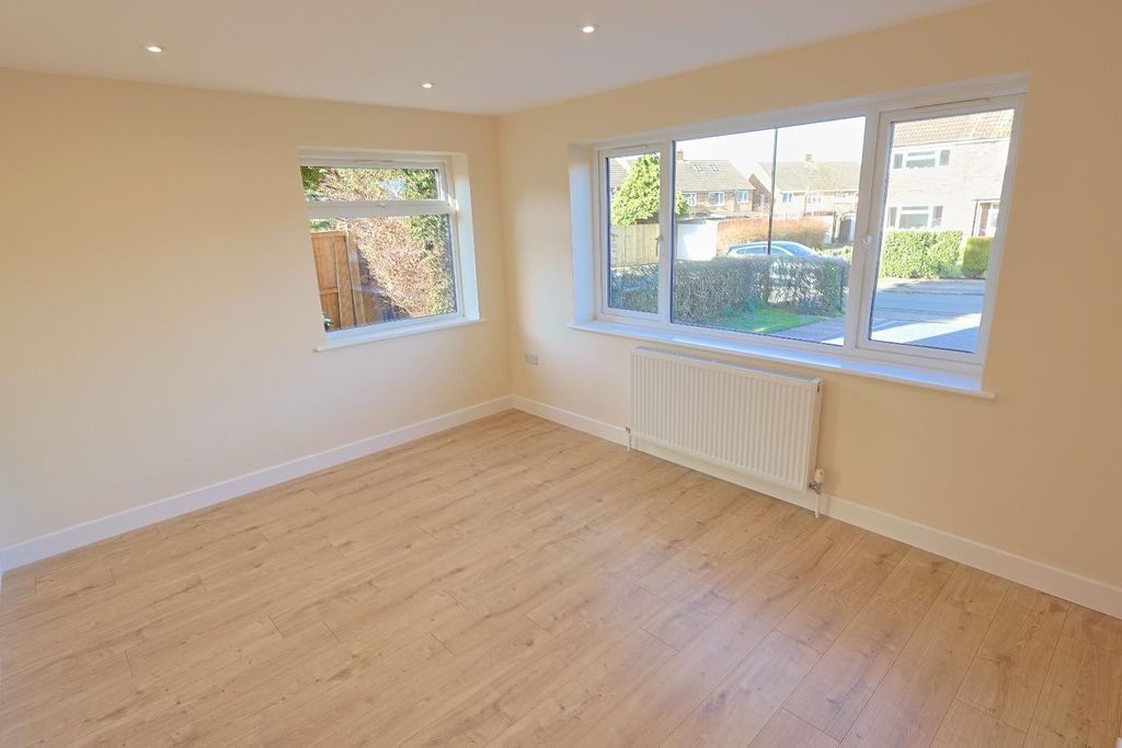 Property photo 2 of 13 Lounge