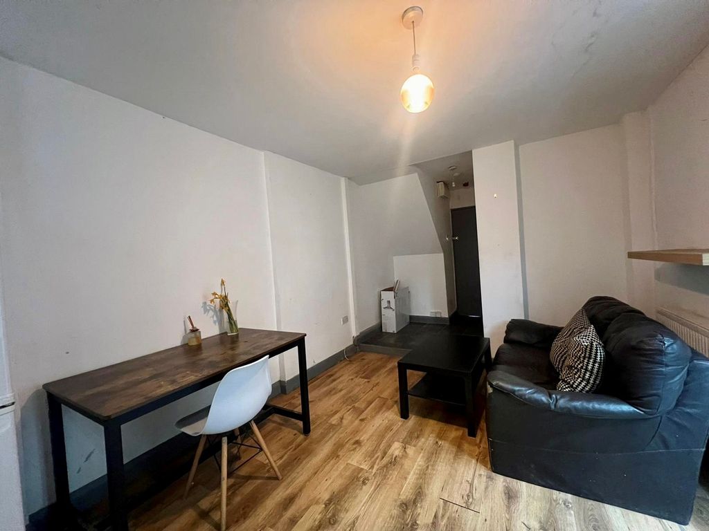 Property photo 1 of 10 Front