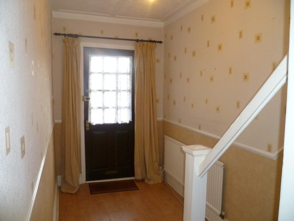 Property photo 3 of 11 Entrance Hall