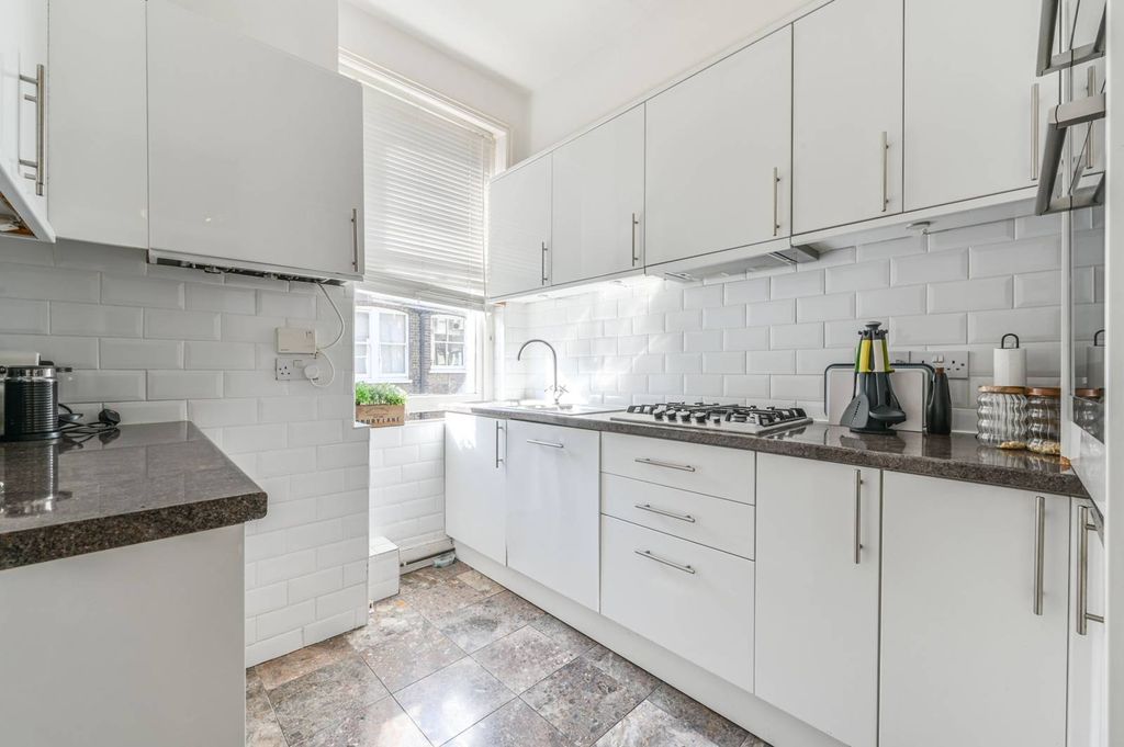 Property photo 3 of 6