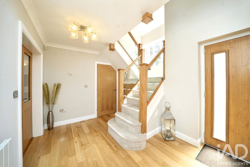 Property photo 3 of 48