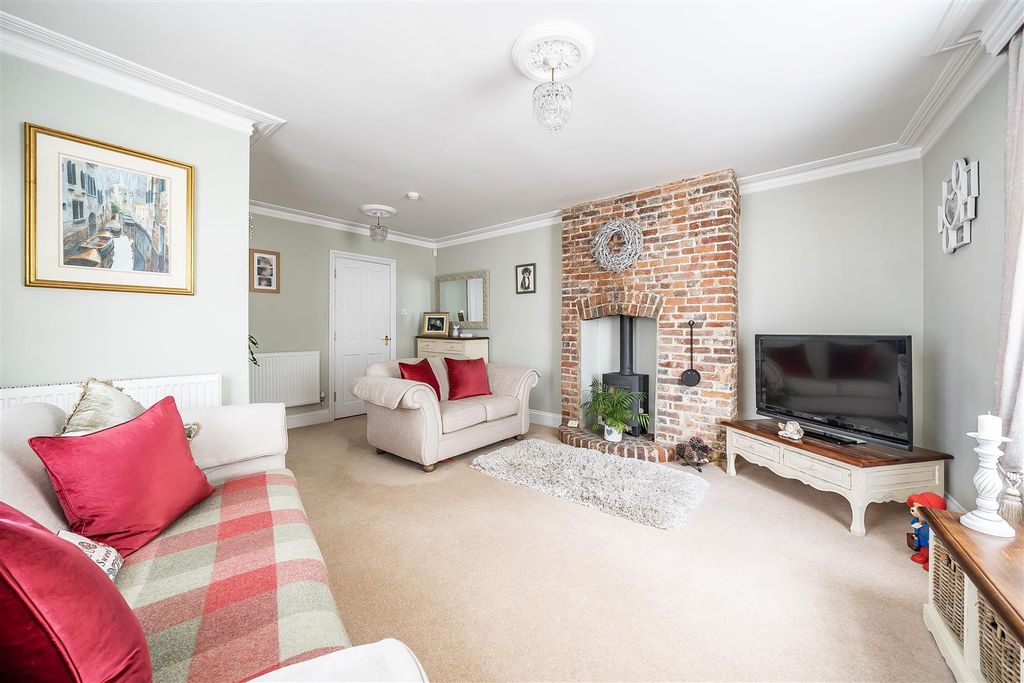 Property photo 2 of 30 Snug