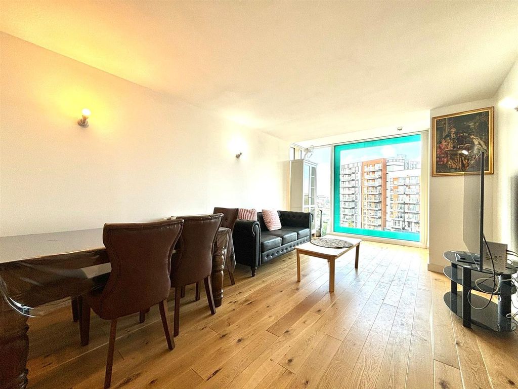 Property photo 2 of 9 Living Area