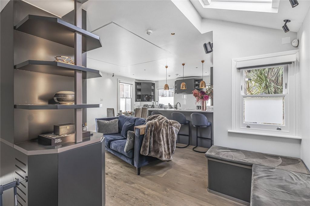 Property photo 2 of 19 Picture No. 48