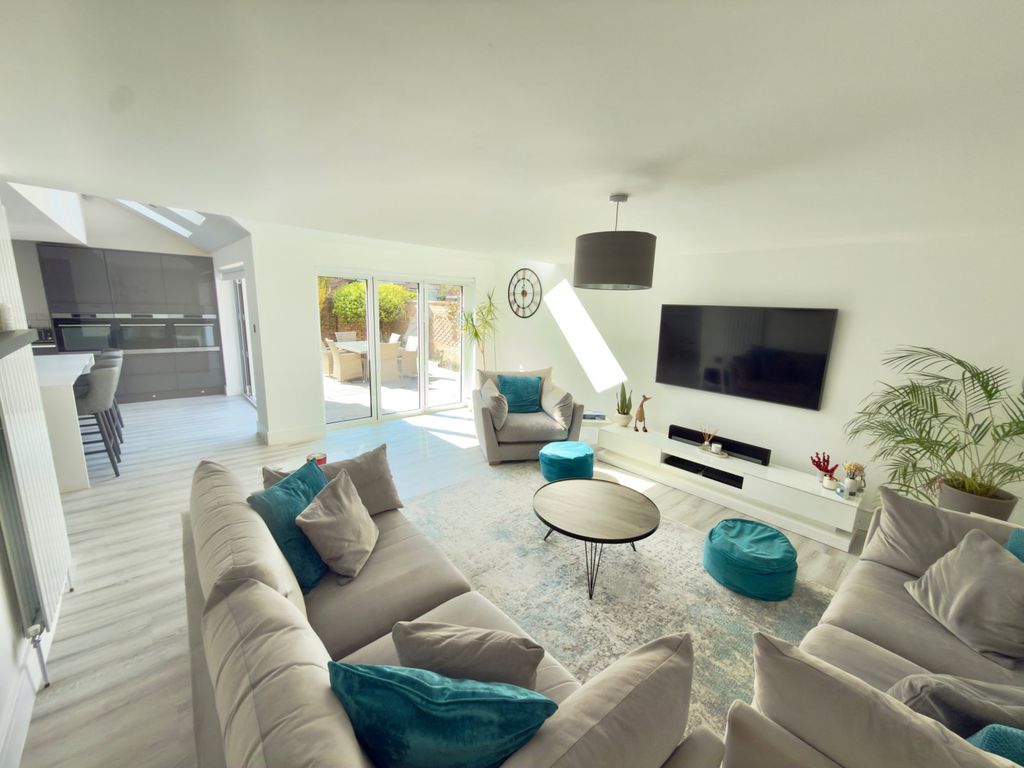 Property photo 3 of 52