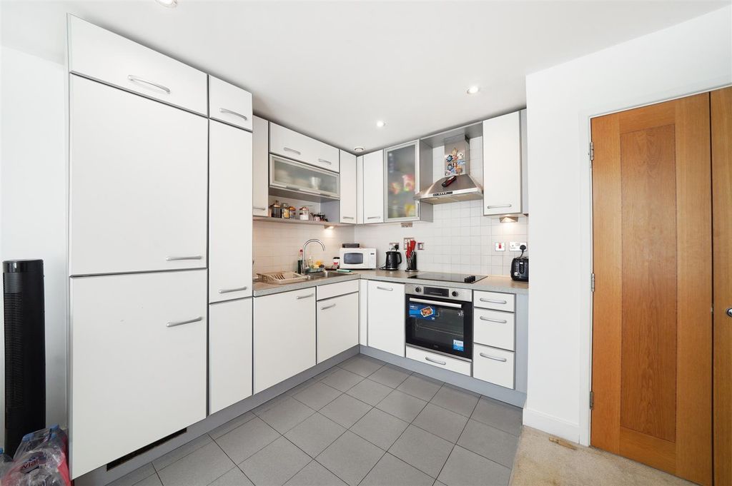 Property photo 2 of 5