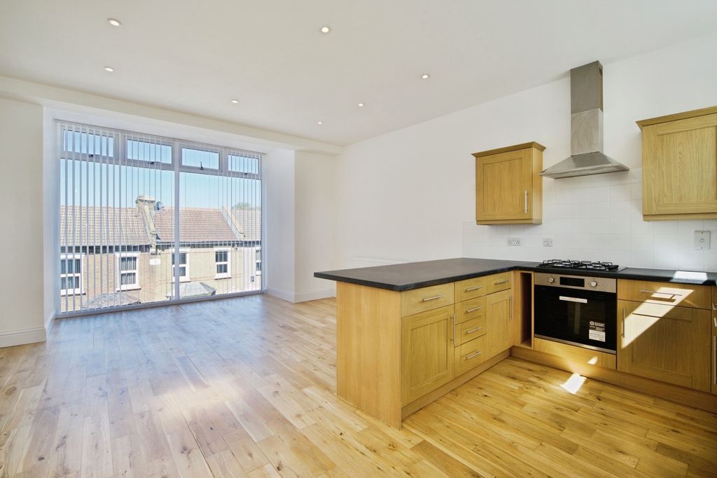 Property photo 2 of 21 Pbox-Img.Jpg