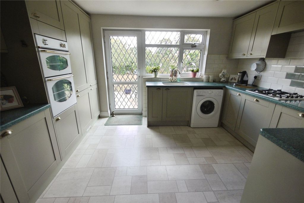 Property photo 2 of 19 Kitchen