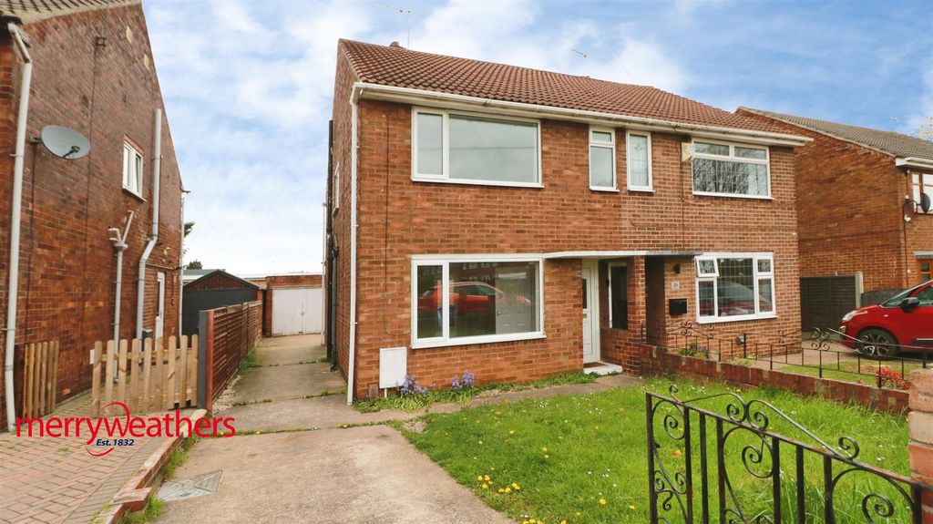 Property photo 1 of 12