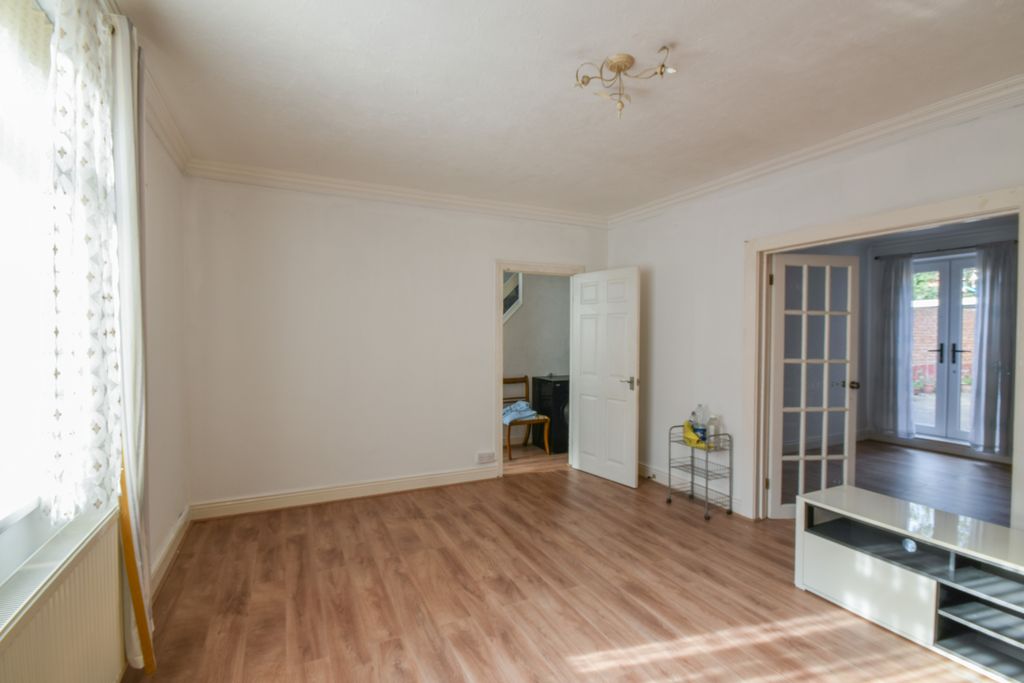 Property photo 3 of 27