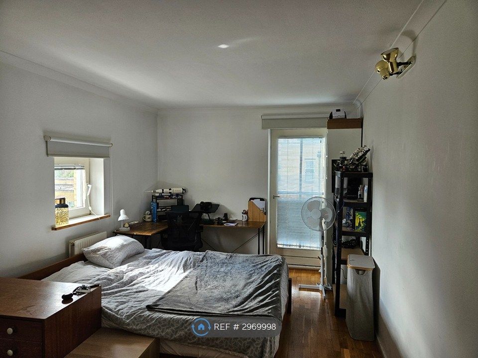 Property photo 2 of 11