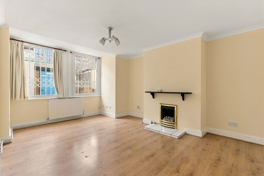 Property photo 2 of 4
