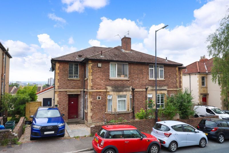Property photo 1 of 11 External