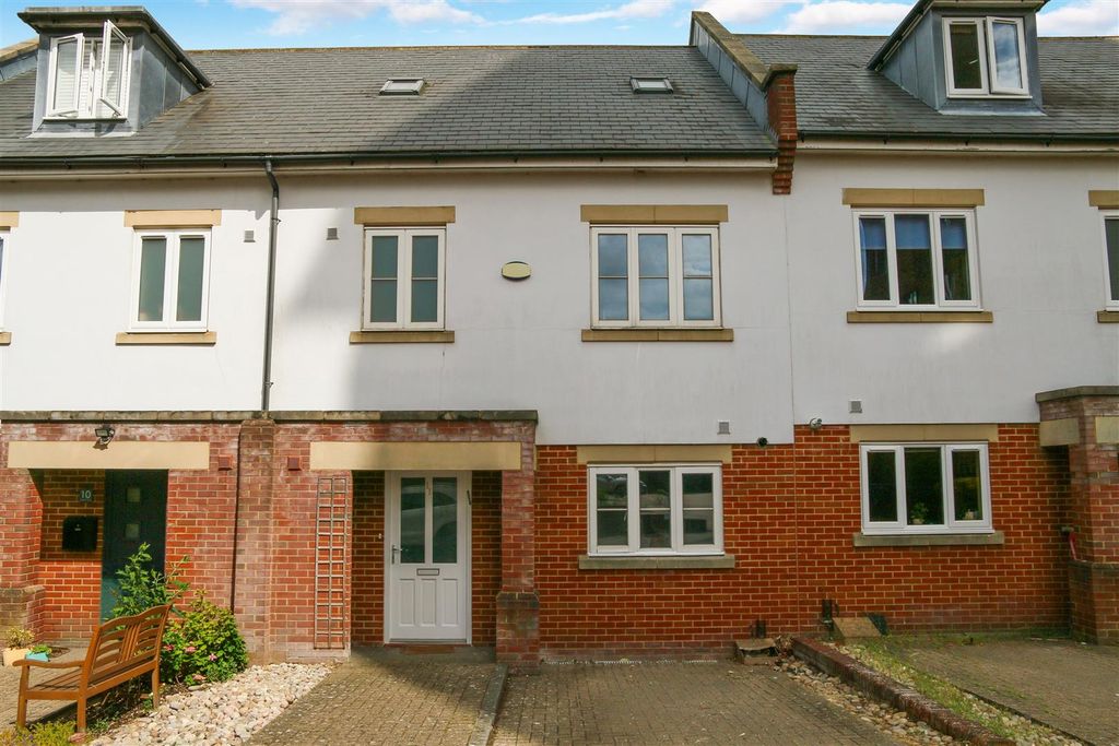 Property photo 1 of 18 External (4).Jpg