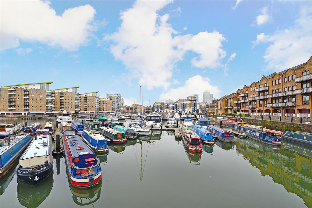 Property photo 2 of 9 Limehouse-Marina.Jpg