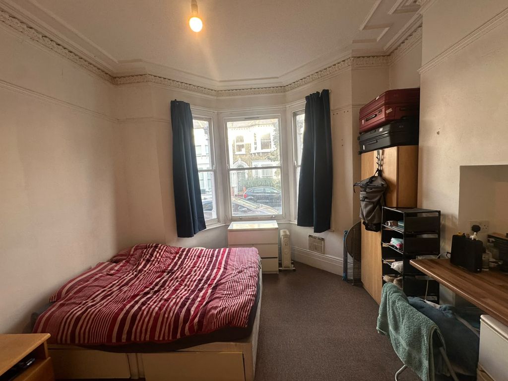 Property photo 3 of 4