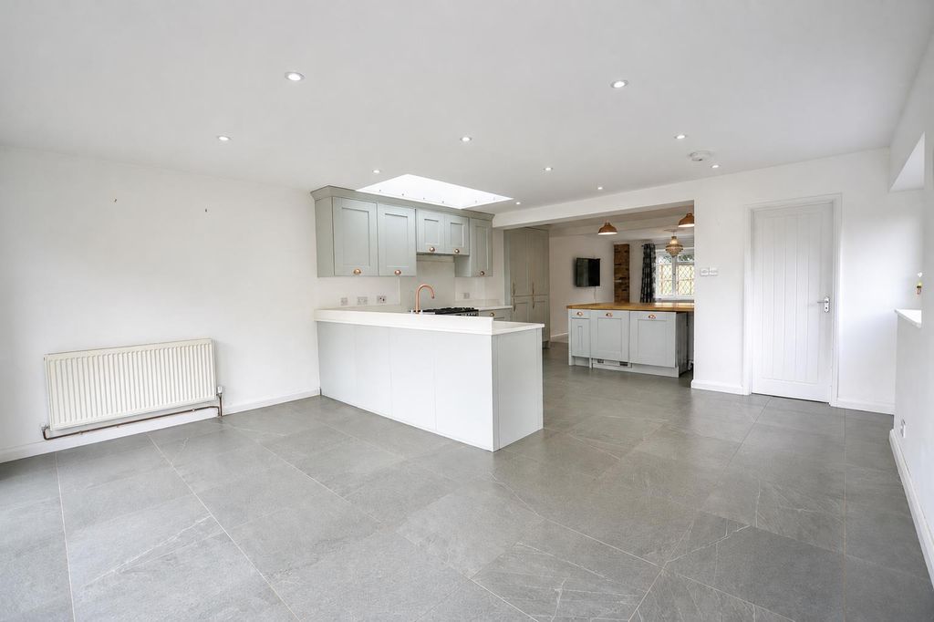 Property photo 2 of 15 A Living 2.Png
