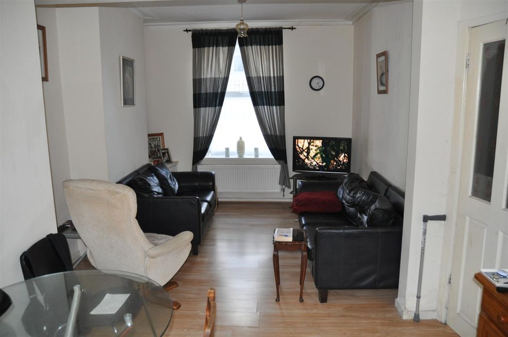 Property photo 2 of 9 Lounge / Diner