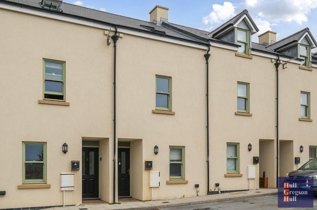 Property photo 3 of 22 2E4B0F47-Bdc7-4579-8F02-A994Fa020A80.Jpg