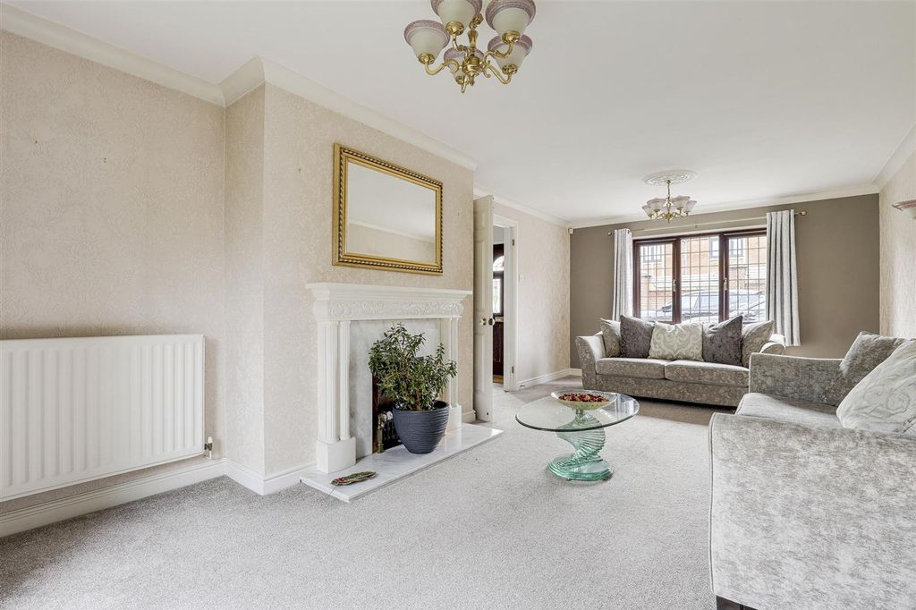 Property photo 3 of 33