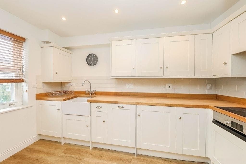 Property photo 2 of 15 Kitchen