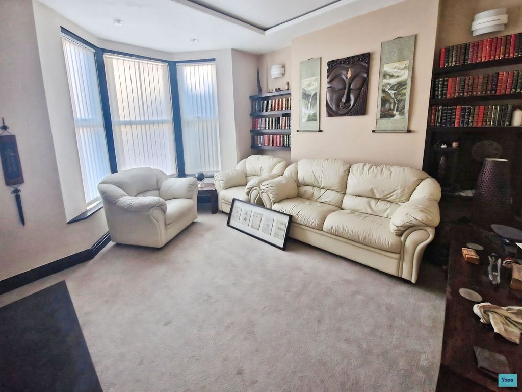 Property photo 2 of 16 6Ea621c1-1000064058