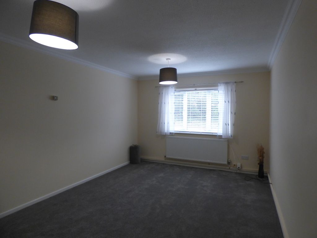 Property photo 3 of 15 Living Room